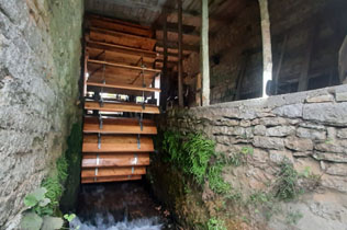 Overshot Waterwheel